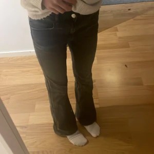 Jeans - Andvända ungefär 4 gånger 