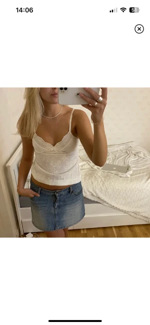 Fint linne - Supersött linne från h&m. Mycket bra skick. (Lånad är bilder) skrev för fler bilder. Storlek xs💕