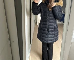 Jacka - Säljer min syrras vinterjacka! Använd fåtal gånger 