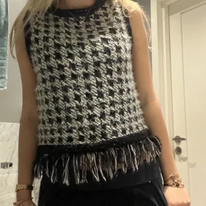 Väst - Super snygg stickad väst. 