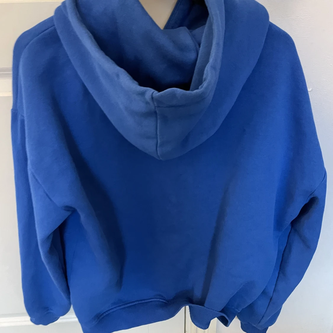 Blå hoodie  - 91