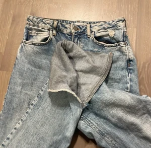 Zara jeans  - Använda men i fint skick 