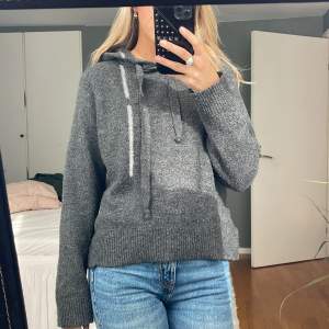 Stickad hoodie ❤️ hm ❤️ storlek xs men jag har vanligtvis s 