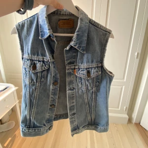 Levis jeansväst - Snygg!