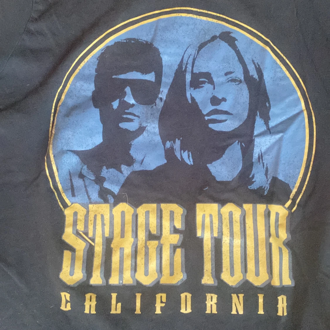 En t-shirt med tryck - 90