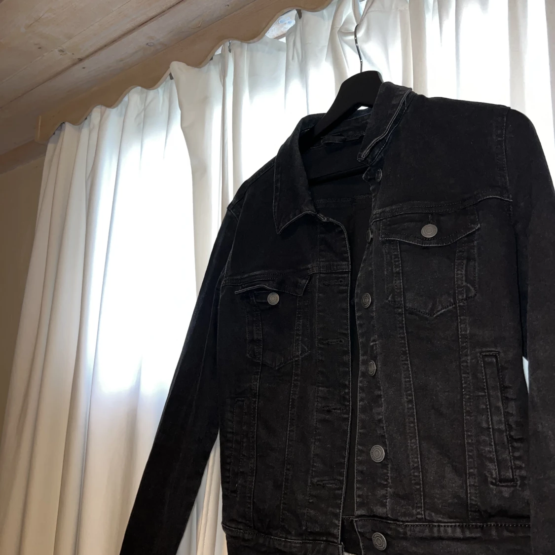 Svart jeansjacka  - 90