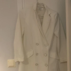 Vit kavaj  - Vit kavaj 