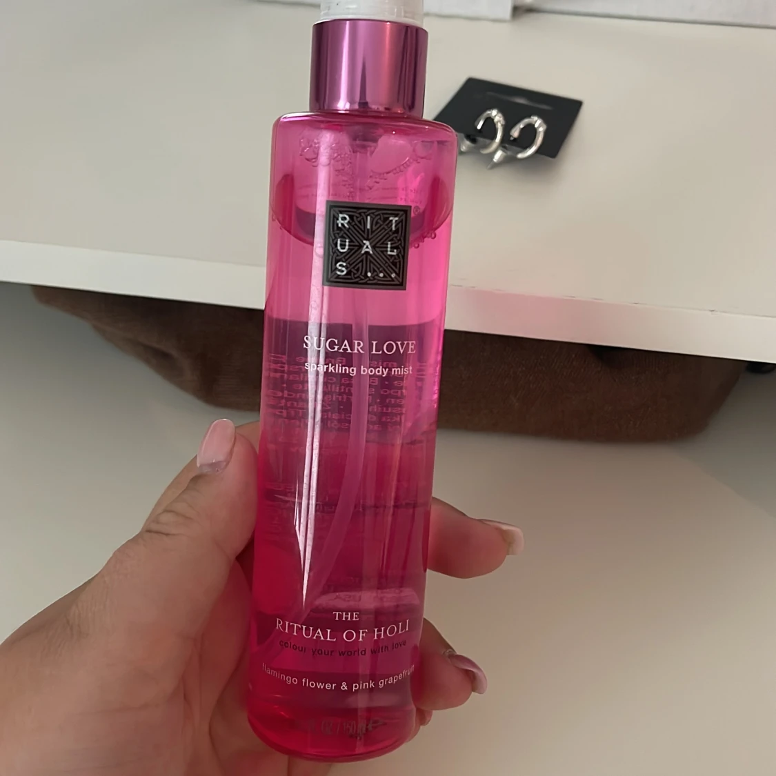 Jätte najs body mist från rituals 