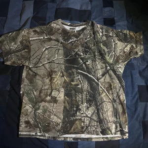 Russell outfdoors tröja - Inga defekter, perfekt vintage tröja, dm vid frågor