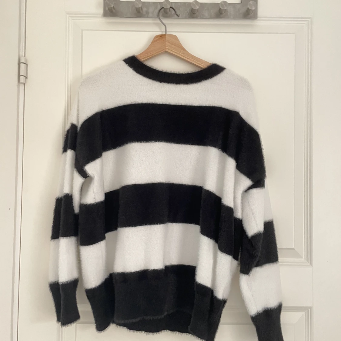 Black and white striped sweater - 90