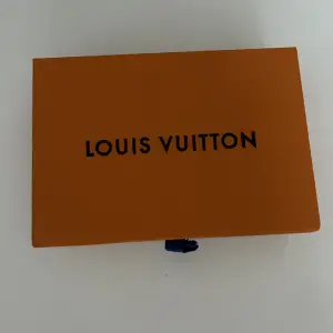 Louis vuttion armband. Hör av dig för mer info!