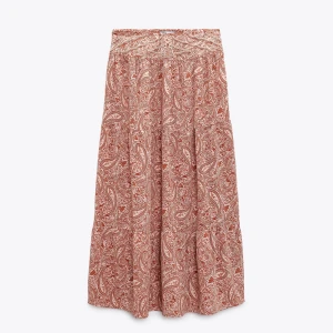 Zara kjol - Populär Zara långkjol med prislapp kvar på! 🧡 hör av dig vid funderingar!