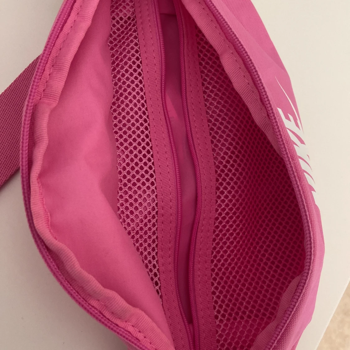 Midjeväska Nike - 90