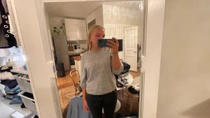 Stylein tröja - Säljer denna fantastiska stylein stickade T-shirten då jag använder den för sällan!! Den är i fint skick och nypris låg på runt 1500!!! 