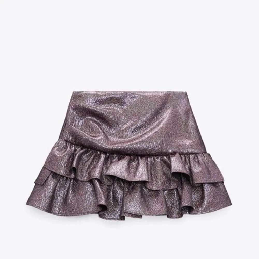 Jag söker denna kjol från zara i storlek S . Kjolar.