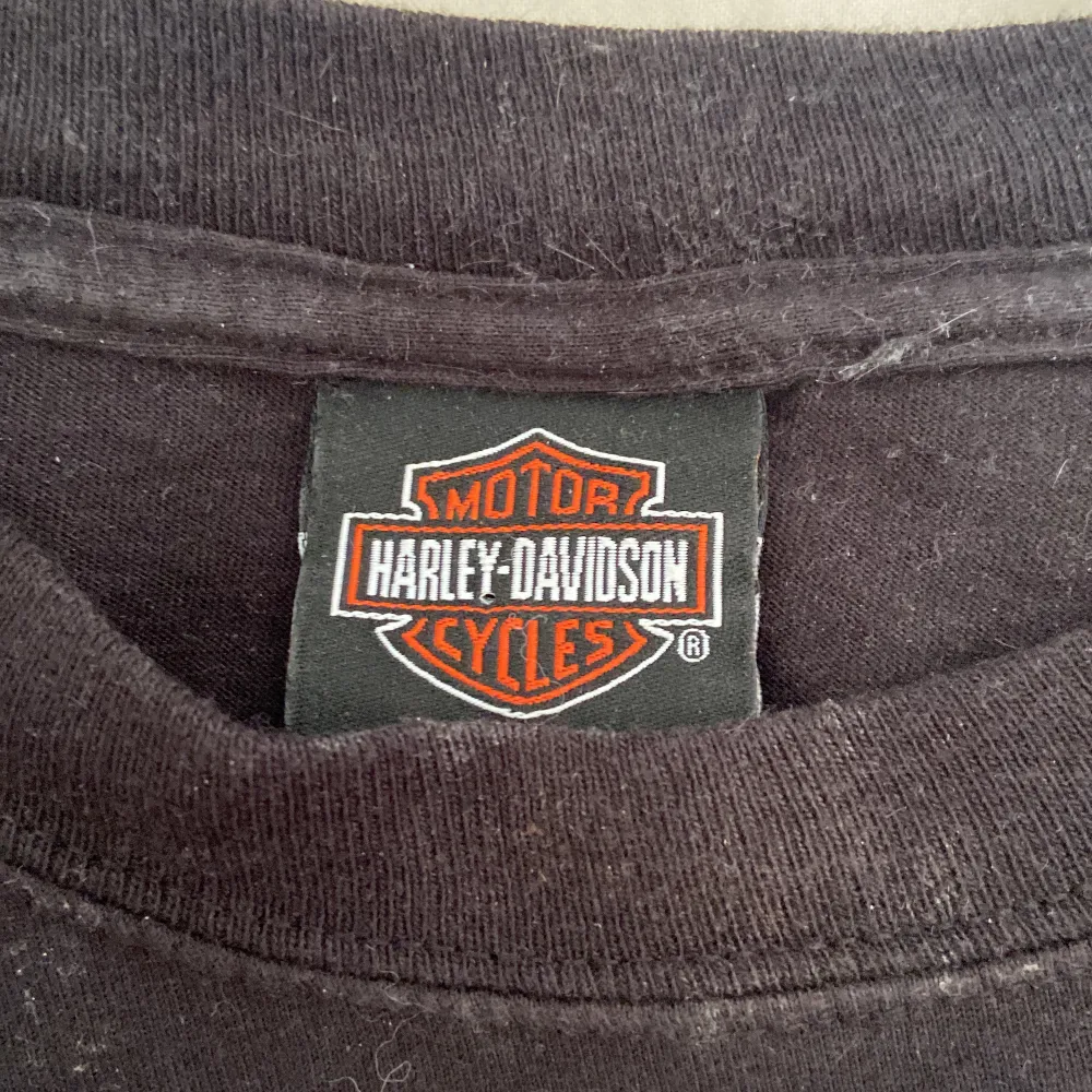 Harley-Davidson t-shirt, köpt ny och använd få gånger. Skriv om du har några frågor och pris kan diskuteras . T-shirts.