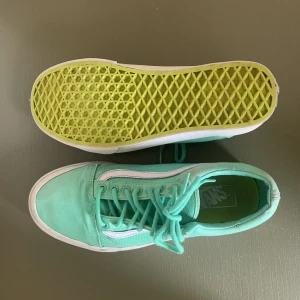 Vans skor 39,5 - Använda, men fortfarande fina Vans i strl 39,5