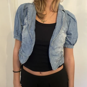 Jeansbolero  - Så snygg jeans bolero/kofta.