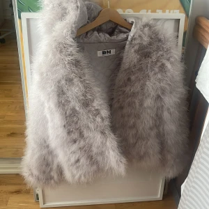 Jacka - Säljer denna fluffiga jacka 