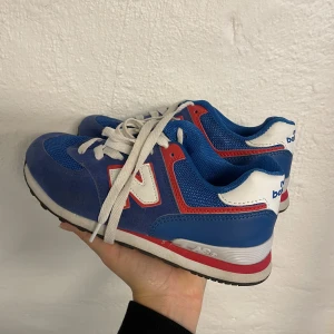 New Balance skor - Riktigt snygga New Balance skor, storlek 38! Använda men i fint skick. 
