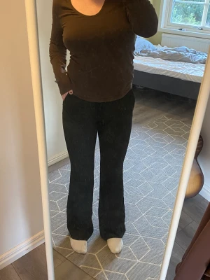 Bootcut Kostymbyxor  - Kostymbyxor från Lindex i storlek 38💗