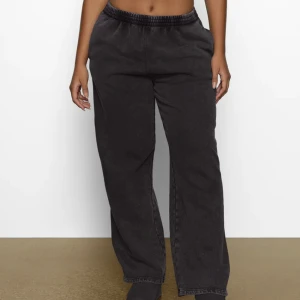 skims boyfriend fleece pant ash  - använda en gång 🩶