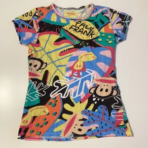 Paul Frank T-shirt - En magisk Paul Frank T-shirt jag endast säljer då den är lite liten i ärmarna, skulle säga att den passar en XS/S!⭐️⭐️