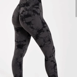 Better bodies seamless tränings tights  - Sparsamt använda. Perfekt skick. Formar och framhäver 