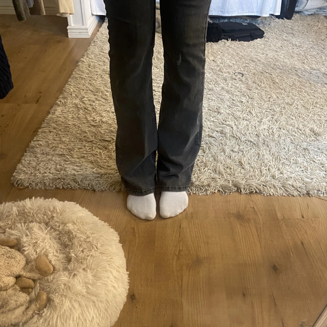 Mörkgråa jeans  - 90