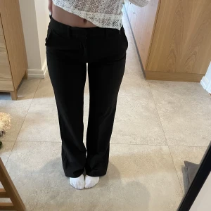 Mörkbruna kostymbyxor - Nästan helt oanvända. Från Zara