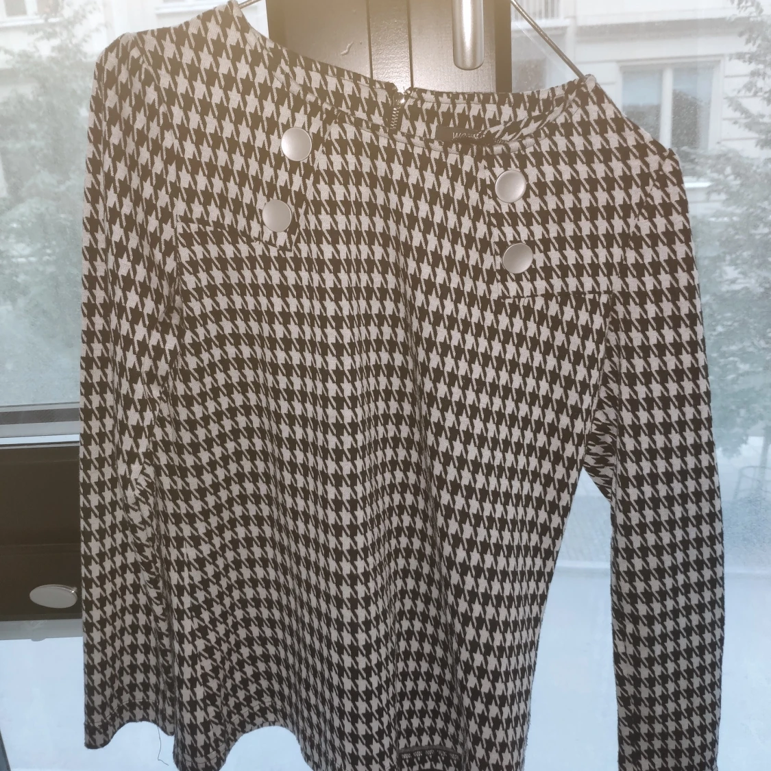 Mysig tröja med chanelprint - 91