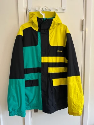 Skidjacka  - Skidjacka i nyskick, endast använd en semester.