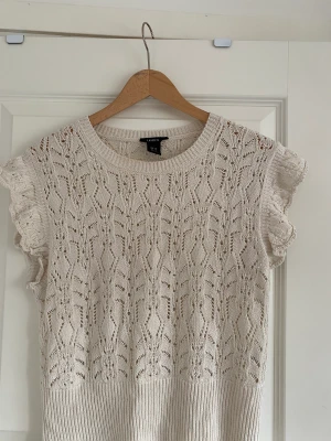 Hålstickad tröja - Jättefin hålstickad tröja från Lindex i strl M/S. Tröjan är som ny!😊 