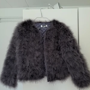 Dennis Maglic Feather jacket - Strl L ( passar även M) Aldrig använd - helt ny 