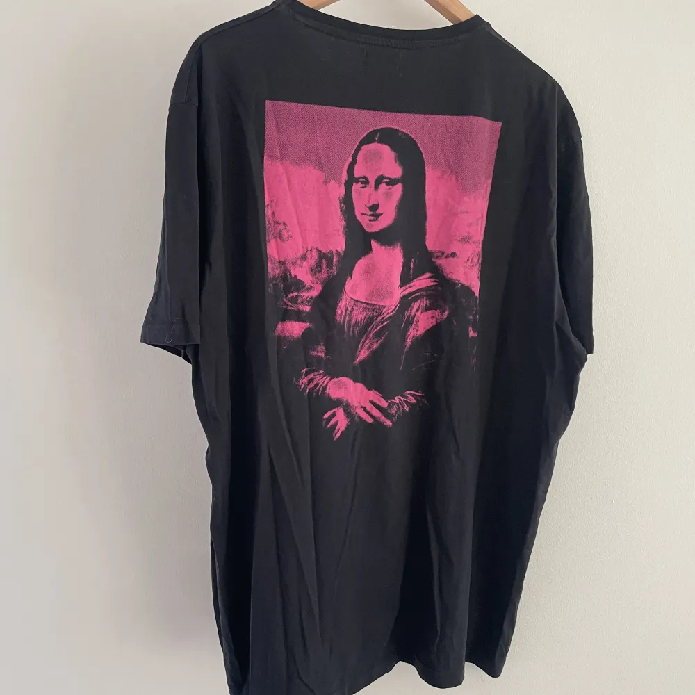 Mona Lisa Tee från Yourturn i storlek 2xl. T-shirts.