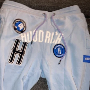 Hoodrich byxor  - Dom är ba förstora för mig, passar som M och S också