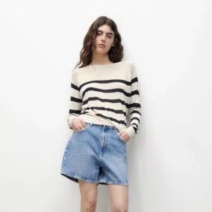 Tunn stickad - Säljer denna tunna ”finstickade” tröja från ZARA. Storlek XS 