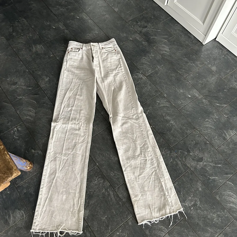Snygga jeans från zara använd ett fåtal ggr. Jeans & Byxor.