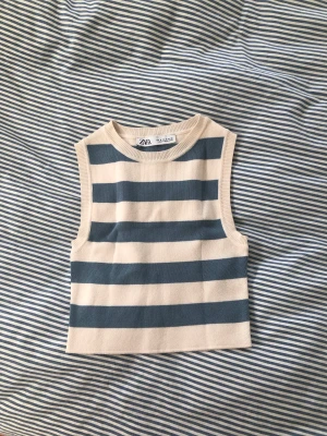 Zara topp - Fin Zara topp, ej använd 💫💫