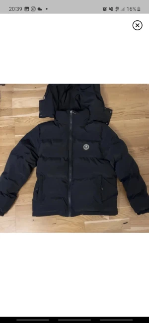 Trapstar jacka - Säljer nu min trapstar jacka för jag köpte en ny, 9/10 skick, kvitto finns, pris går att diskutera 