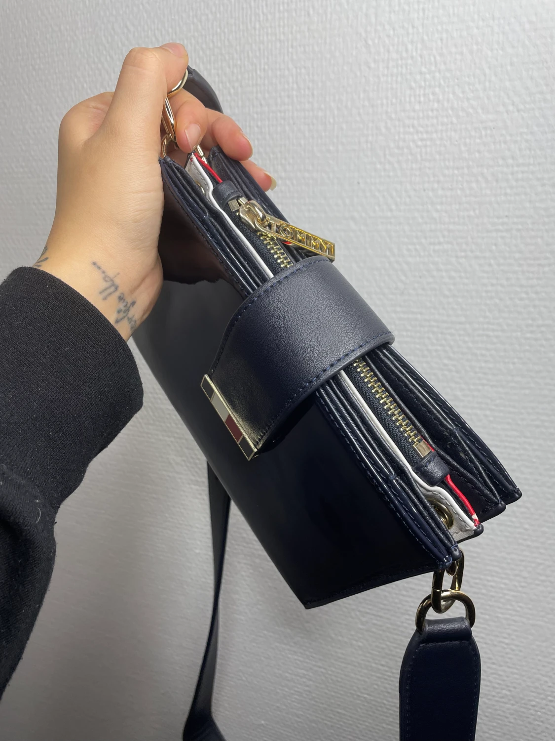 Tommy hilfiger väska - 90