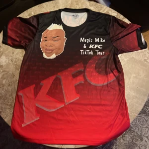 Megic Mike KFC/Tiktok tour - Megic Mike Limetid edition tröja, finns inte så många av de då de bara delades ut en viss tid