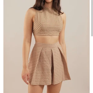 Set från chiquelle - Säljer detta set från chiquelle. Helt oanvänt. S i båda delar.