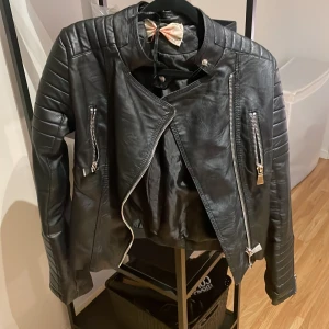 Skinnjacka  - Skinnjacka! Har ej använt