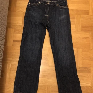 baggy byxor  - snygga baggy byxor som är använda typ en gång 😆 skriv om ni har frågor💕