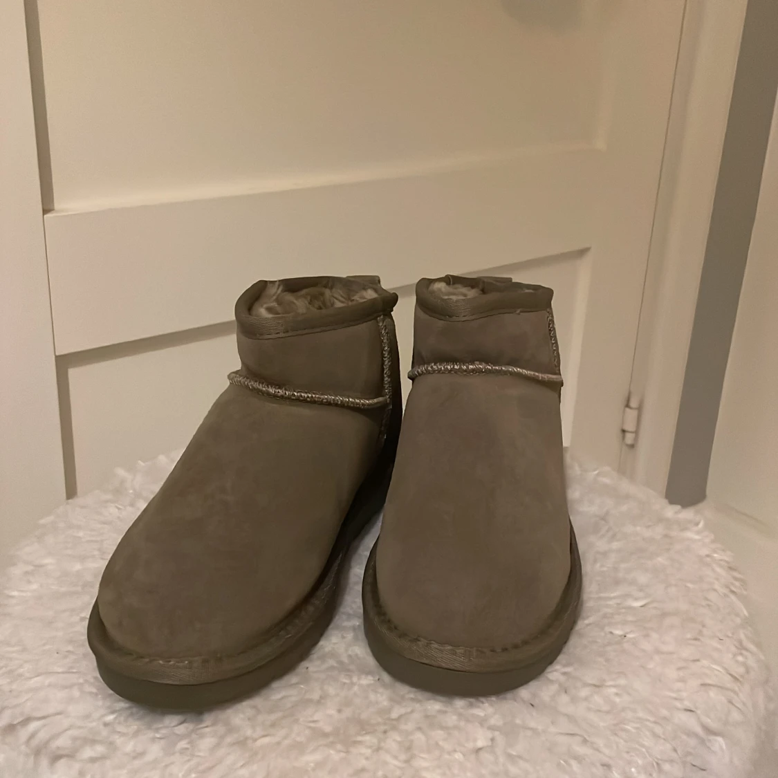 Uggs oanvända  - 91