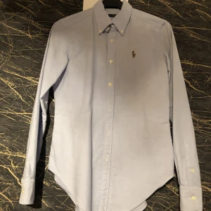 Ralph lauren skjorta  - En nästan helt ny Ralph laren skjorta