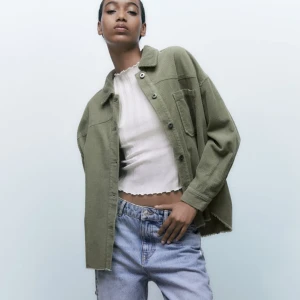 Jacka  - Jätte fin grön jacka, till ett bra skick💚