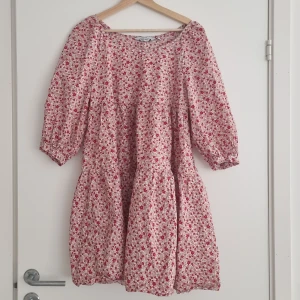Other stories klänning - Jättegullig men lite för stor på mig. Perfekt sommarklänning!