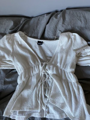 Gina blus - Skit snygg blus från Gina! Storleken är xxs jag är 162 cm och passar perfekt❤️😻
